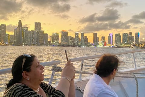 Miami: Sunset Cruise through Biscayne Bay and South Beach