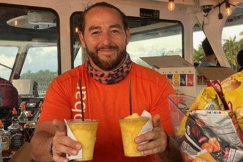 Miami: Biscayne Bay Happy Hour Cruise met gratis drankjeHappy Hour Cruise met gratis drankje