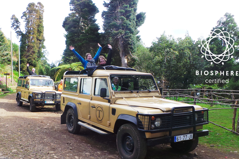 Visite privée d'une demi-journée à Madère Est ou Ouest en Jeep à toit ouvertExcursion d'une demi-journée privée à Madère-Est ou à l'Ouest par Jeep Open-Top