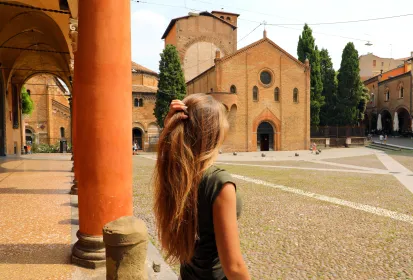 Bologna: Private Santo Stefano Tour mit Verkostung