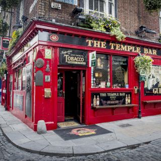 Dublin: Old Town's Famous Pubs Exploration Game