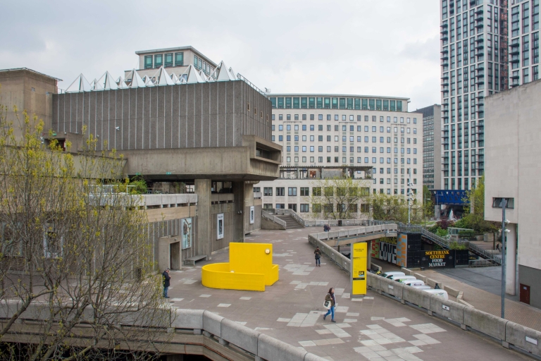 London: Brutalistische Architektur und Geschichte zu FußGemeinsame Gruppenwanderung