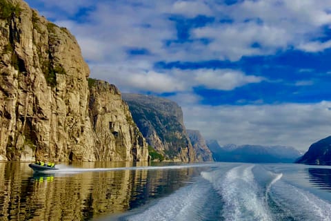 From Stavanger: RIB Sightseeing Cruise to Lysefjord