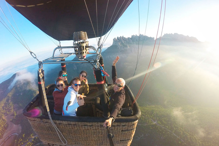 Barcelona: Montserrat heteluchtballonvaart en kloosterbezoek