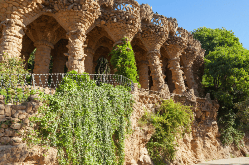 Barcelona: Guell Park Small-Group Tour & Dragon Stairway | GetYourGuide