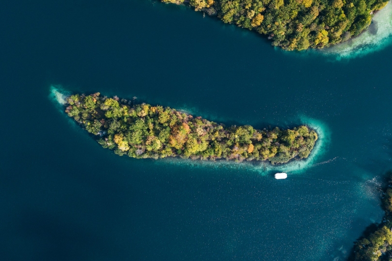 Split: zelfgeleide dagtocht naar de Plitvicemeren met boottochtStandaard