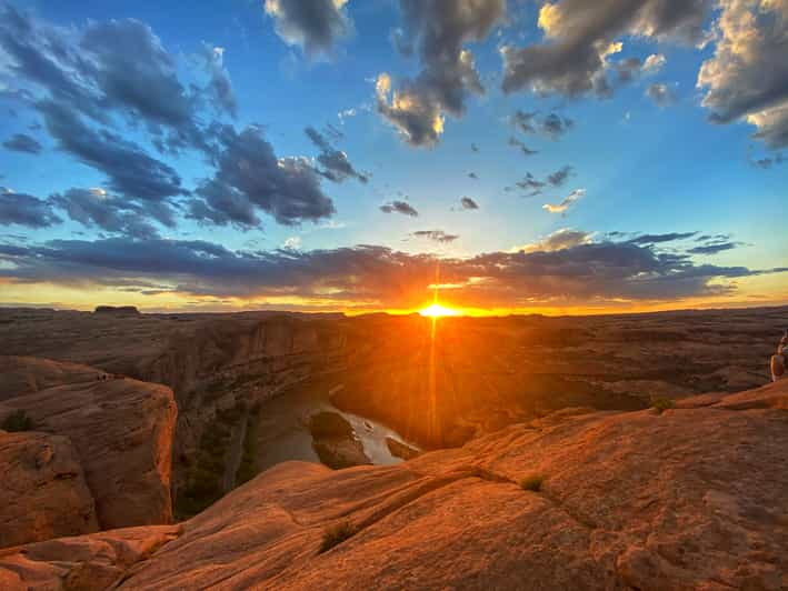 Moab: Off-Road Hell's Revenge Trail Private Jeep Tour | GetYourGuide