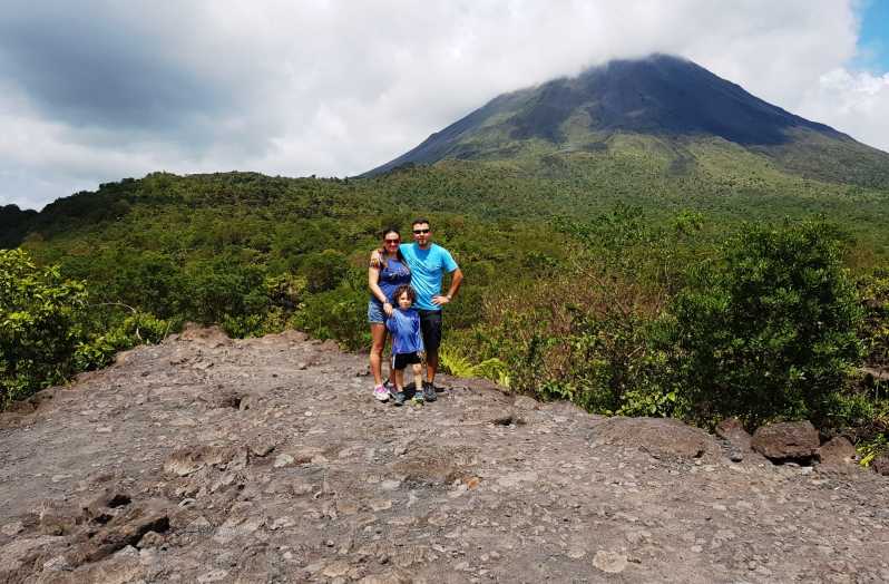 Jacó tour por el volcán Arenal, la cascada Fortuna y las aguas