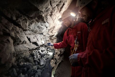 Canmore: begeleide avontuurlijke rondleiding door Rat's Nest Cave