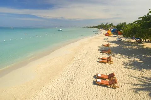 From Montego Bay: Negril Beach & Rick's Cafe Sunset Day Trip