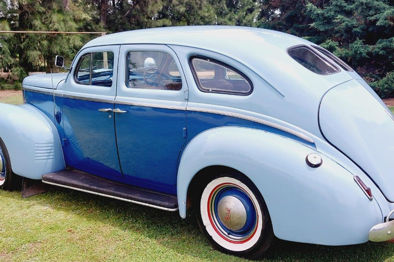 Colonia del Sacramento: 1939 Nash Ambassador Private Tour