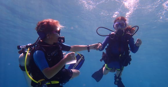 Protaras: Bubblemaker Diving Course & Blue Bay 2-Meter Dive