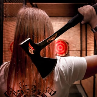 Weiterstadt: Indoor Axe and Knife Throwing Experience