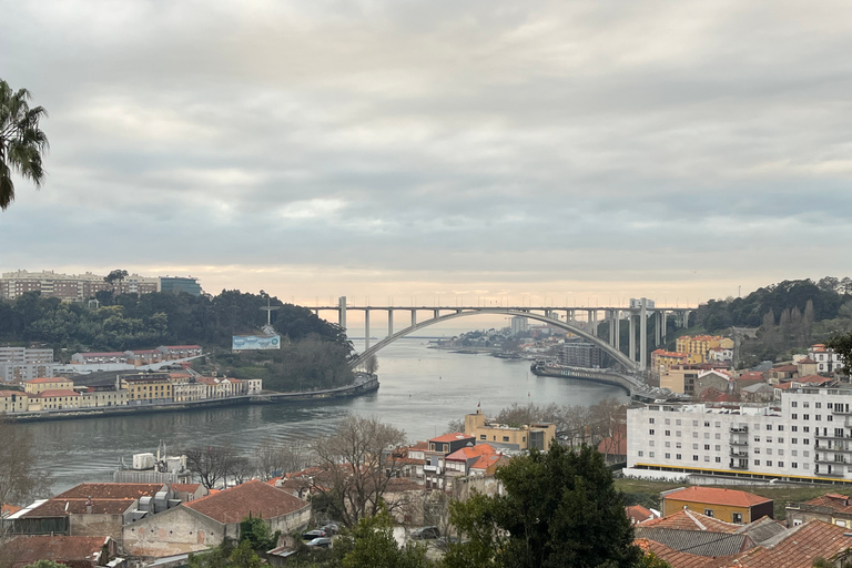 Historyczny kabriolet portugalskiego wojskowego jeepa UMMOpcja standardowa