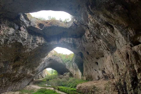 Sofia: Lovech, Devetashka Höhle, und Krushuna Wasserfälle Tour