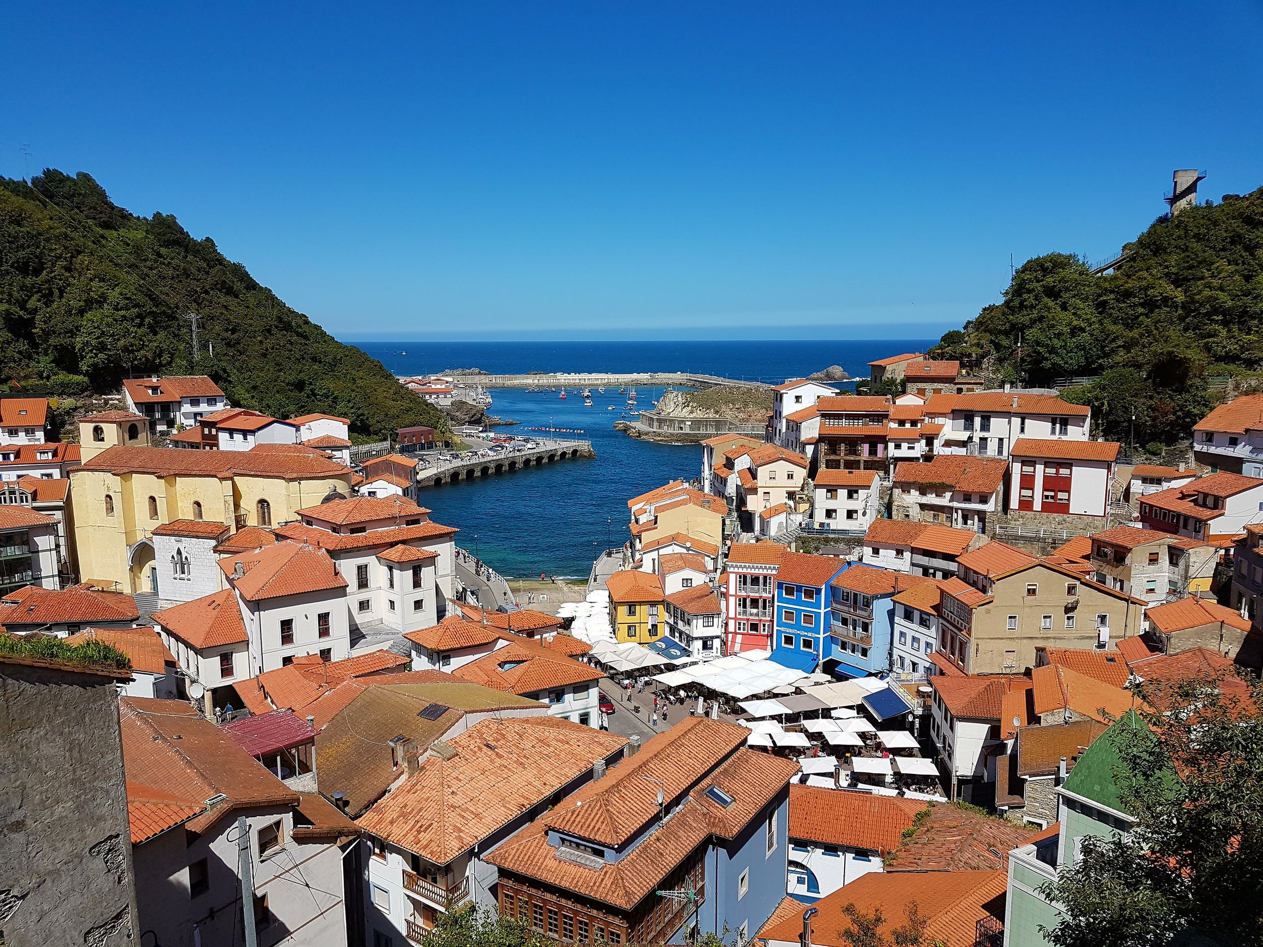 Von Gijón aus: Tagesausflug nach Luarca, Cudillero und Avilés