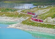 Ab Mailand: Bernina-Bahn und St. Moritz Tagestour