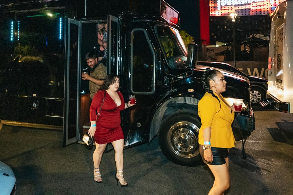 Las Vegas Nightclub Crawl by Party Bus w/ Free Mixed Drinks, Fast