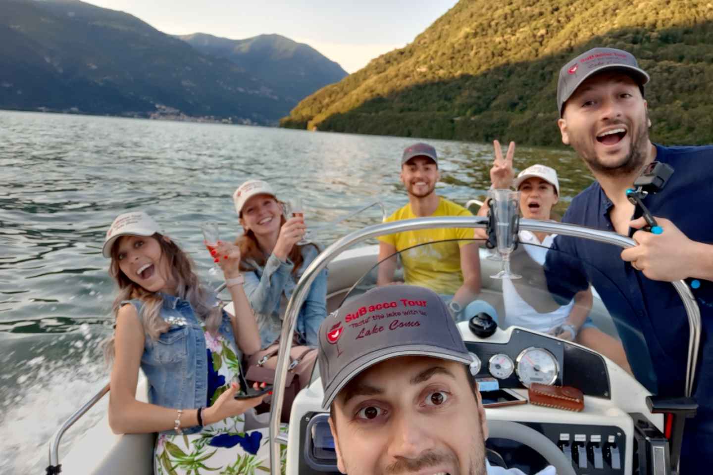 Como: 2-stündige private Bootstour und Besichtigung des Comer Sees