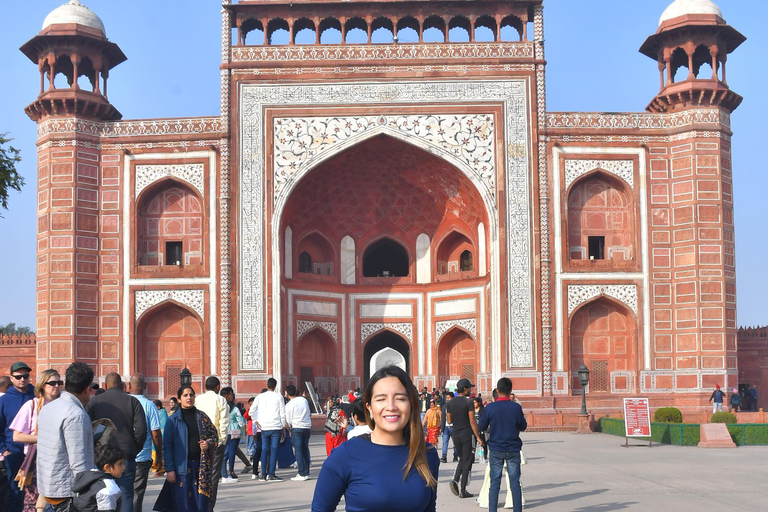 Von Agra aus: Lokale Agra Tour mit Transport und FührerTour mit Auto + Guide + Eintrittskarten+ Mittagessen