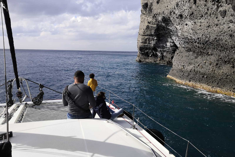 Caldera de Santorini: Crucero Panorámico de Invierno