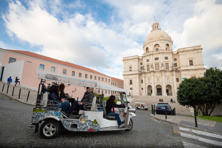 Lissabon: Private Tuk Tuk Tour mit Eintritt in die Kathedrale von LissabonAbholung in der Rua do Comércio, 53
