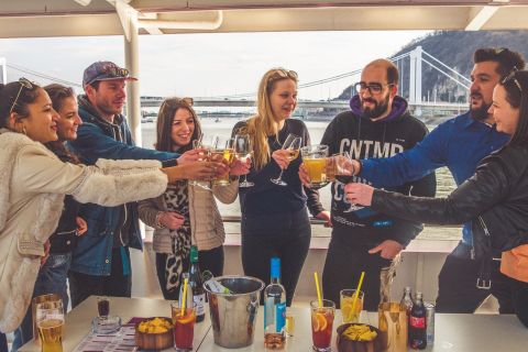 Budapest: City Sightseeing Booze Cruise con bebidas ilimitadas