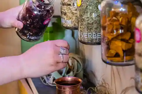 Gin-Schule, destilliere deinen eigenen Gin, Cocktails, Verkostungen, Essen