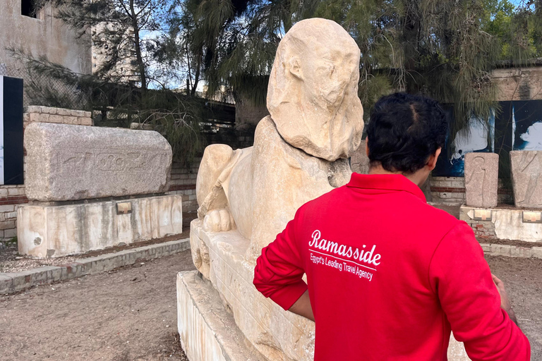 Pyramides, Sakkara et Memphis - Visite privée avec déjeunerVisite privée avec guide, transfert et déjeuner, à l&#039;exclusion des droits d&#039;entrée.