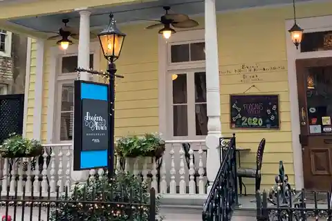 Charleston: Self-Guided Ghost Tour