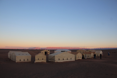 Privé 2-daagse woestijnreis met kamperen en kameeltrekkingVan Agadir: 2-daagse woestijnreis met kamperen en kameeltrekking