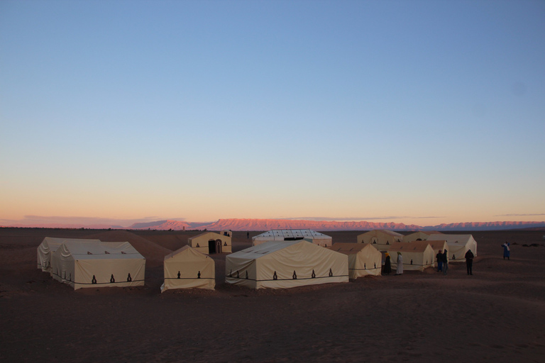 Excursion privée de 2 jours dans le désert avec camping et randonnée à dos de chameauDepuis Agadir : excursion de 2 jours dans le désert avec camping et randonnée à dos de chameau