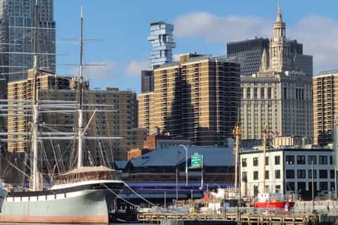 NYC: 1-Hour Cruise Around Statue of Liberty & Ellis Island