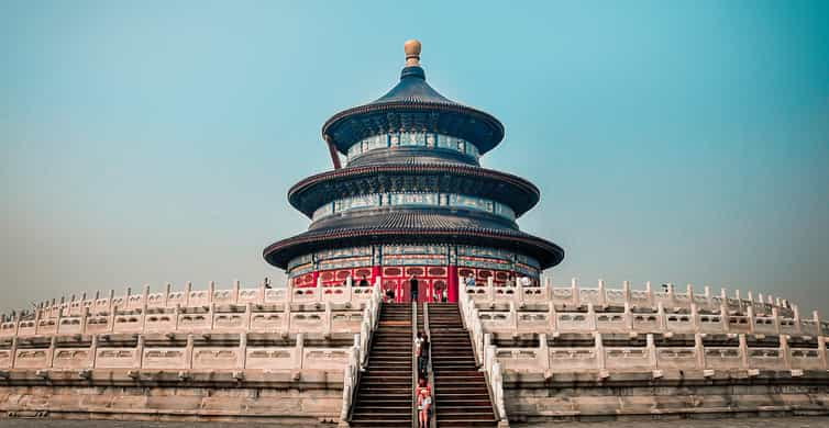 Tours Visiting The Forbidden City, China