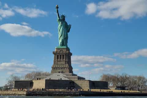 NYC: 1-Hour Cruise Around Statue of Liberty & Ellis Island