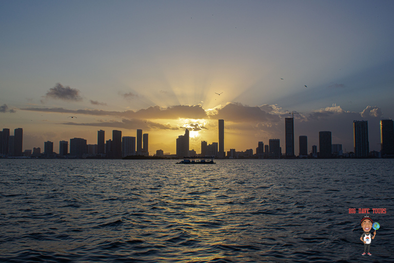 Miami: Cruzeiro de Aventura com Jetski, Tubing e BebidasTour com taxas de gás e marina