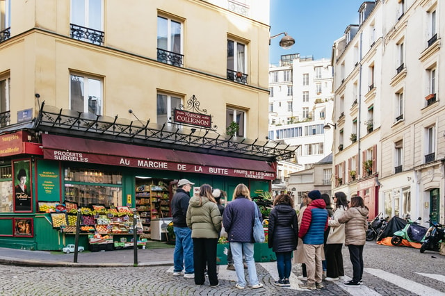 Paris: Hidden Gems of Montmartre with Local Guide