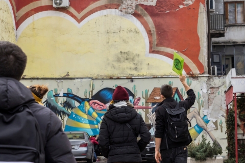Sofia: Sztuka uliczna z przewodnikiem i oszałamiająca piesza wycieczka po graffitiSofia: Oszałamiająca sztuka uliczna i piesza wycieczka z przewodnikiem po graffiti