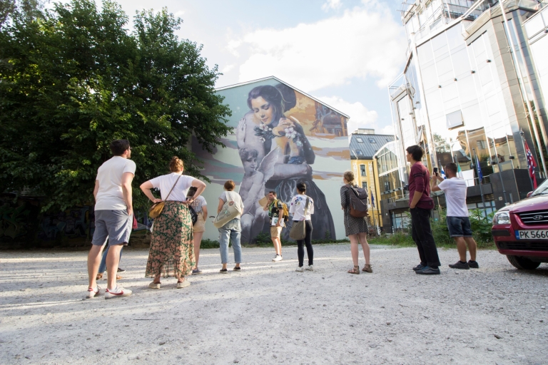 Sofia: begeleide straatkunst en verbluffende graffiti-wandeltochtSofia: verbluffende straatkunst en begeleide graffiti-wandeltocht