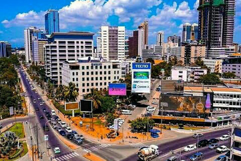 DAR ES SALAAM : TOUR DELLA CITTA' DI DAR ES SALAAM DI 5 ORE CON AUTO PRIVATADAR ES SALAAM : Tour della città di DAR ES SALAAM di 6 ore con auto privata