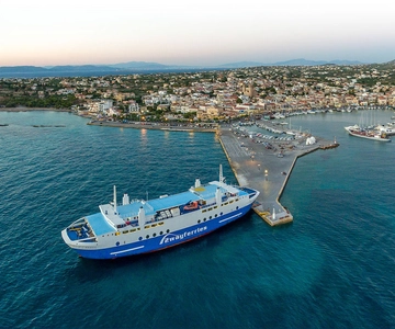Athens: Ferry Boat Ticket to/from Aegina Island