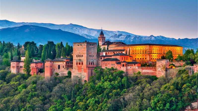Fra Sevilla: Dagstur til Granada med inngang til Alhambra