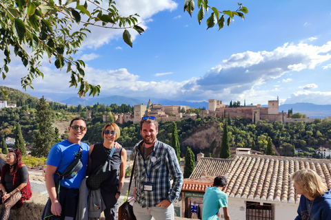 De Sevilha: Viagem de um dia para Granada com entrada para a AlhambraPasseio por Albaicin e mirante para Alhambra e Sierra Nevada