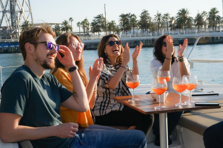 Barcelona: experiencia de navegación privada con aperitivos y bebidas
