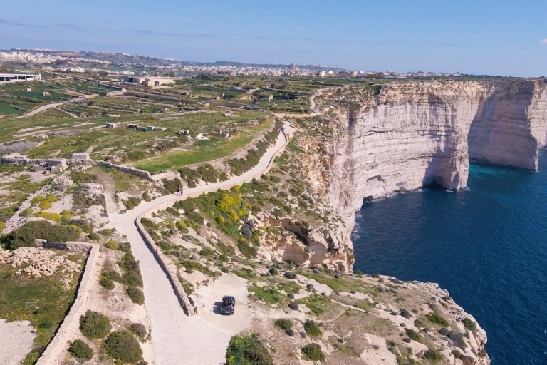 Z Malty: samodzielna wycieczka e-jeepem z przewodnikiem na GozoZ Malty: prom na Gozo i samodzielna wycieczka e-jeepem z przewodnikiem