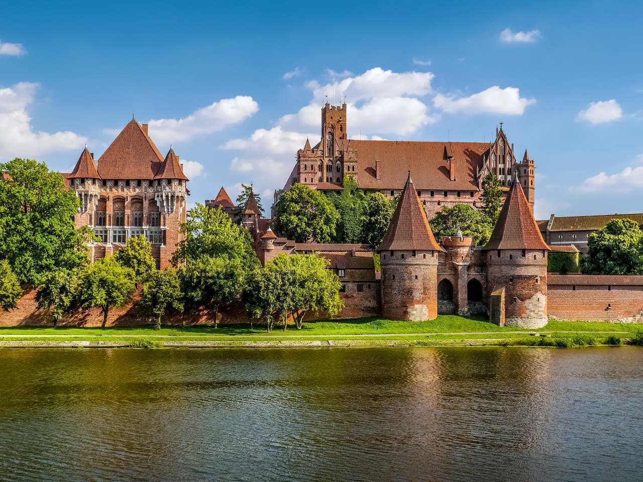 Ab Danzig: Halbtagestour zur Burg Malbork mit Audioguide