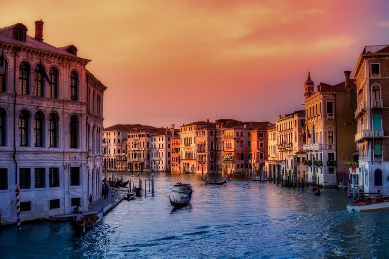 From Milan: Venice and Verona Full-Day Tour by Train From Milan: Venice and Verona Guided Tour