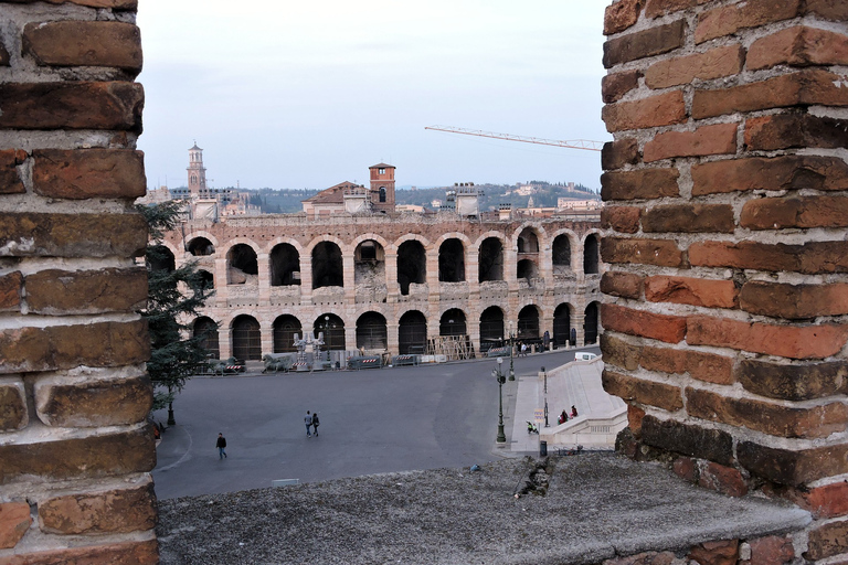 Da Milano: Tour di un giorno a Venezia e Verona in treno