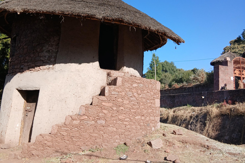 Addis Ababa: Guided City Highlights Tour in English & French