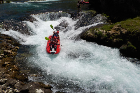Zadar : Safari guidé en kayak sur la rivière Zrmanja et les chutes d&#039;eauRivière Zrmanja : visite guidée en kayak et chutes d&#039;eau